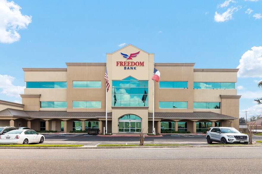 More Photos Of 533 N Alamo Rd, Alamo Office For Sale
