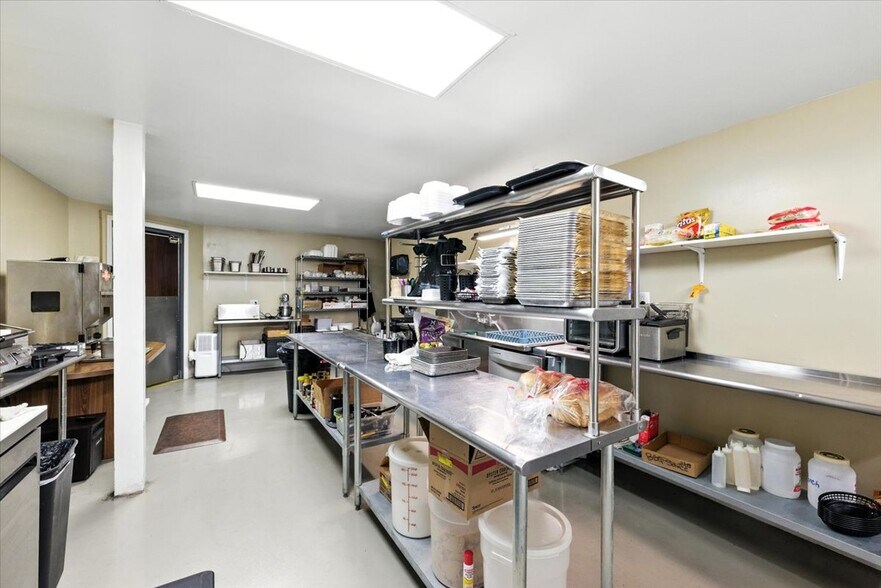 More Photos Of 501-503 Iowa Ave, Essex Storefront Retail Residential For Sale