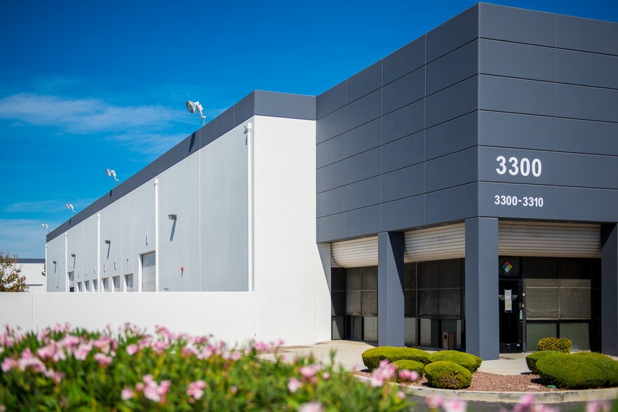 Primary Photo Of 3205-3221 Polaris Ave, Las Vegas Warehouse For Lease