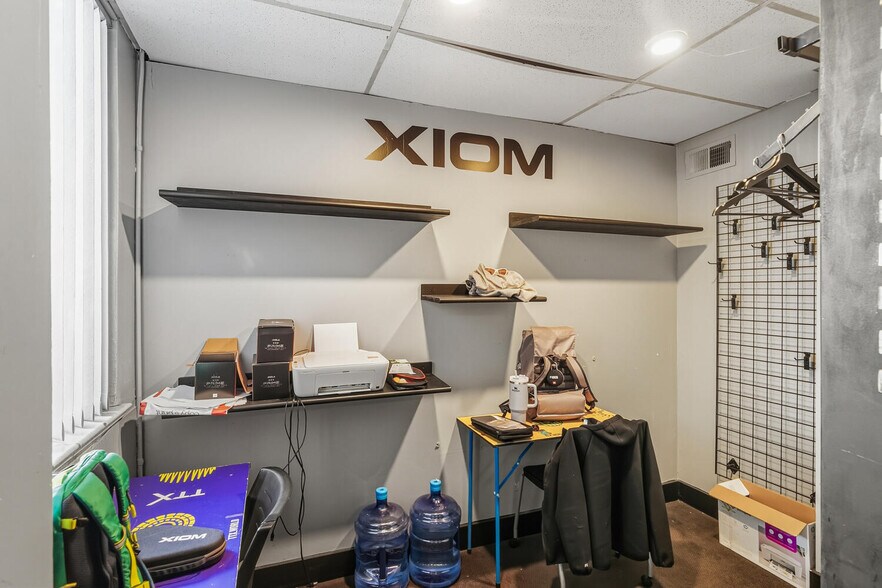 More Photos Of 1559 S Broadway, Denver Storefront Retail Office For Sale