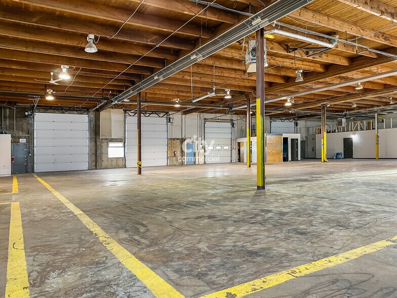 More Photos Of 11318-11320 143rd St NW, Edmonton Service For Lease