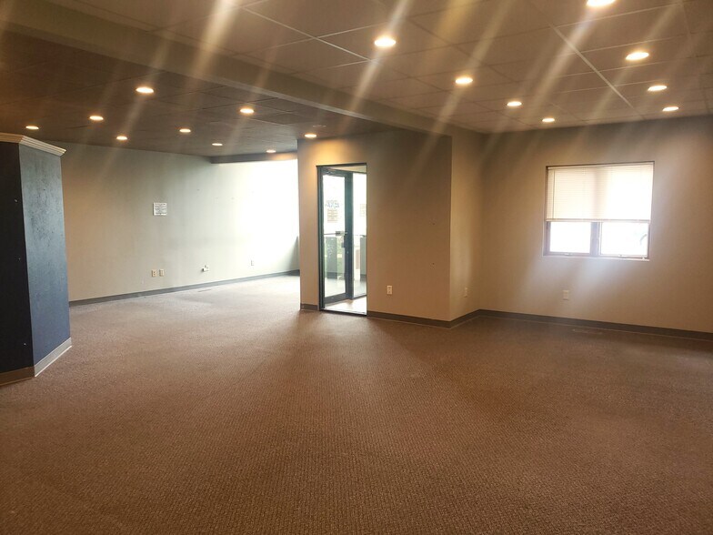More Photos Of 1110 Buckeye Ave, Ames Office For Lease