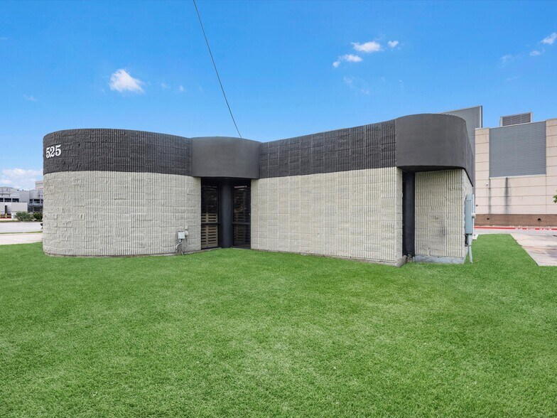 More Photos Of 525 Blossom St, Webster Medical For Sale