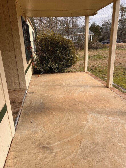 More Photos Of 3268 - 3244 River Fork Rd, Waterloo Bar For Sale