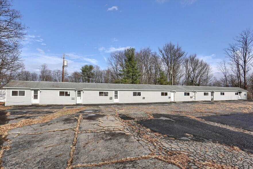 More Photos Of 145 Chamberlaine Ave, Pottsville Flex For Sale