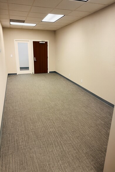 More Photos Of 5530 Birdcage St, Citrus Heights Office For Lease