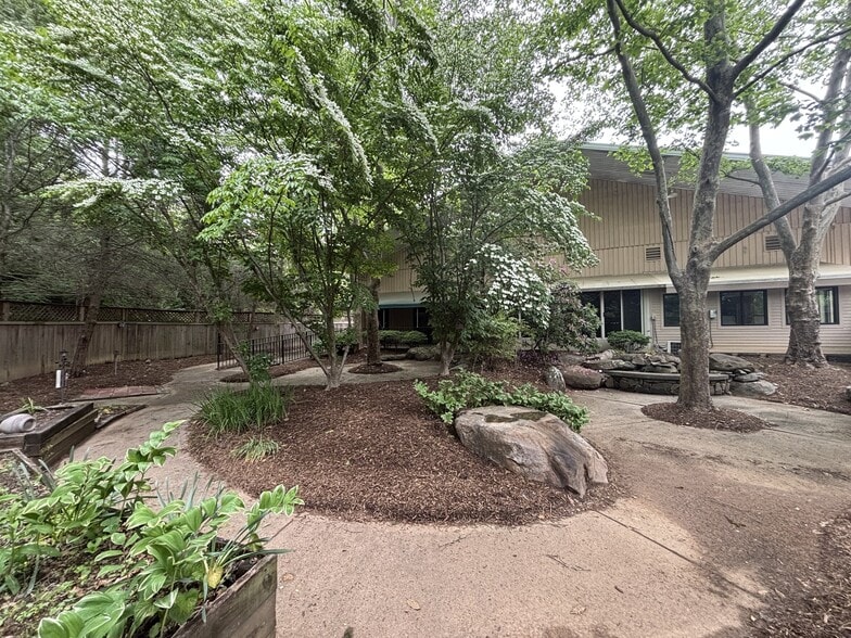 More Photos Of 68 Sweeten Creek Rd, Asheville Office For Lease
