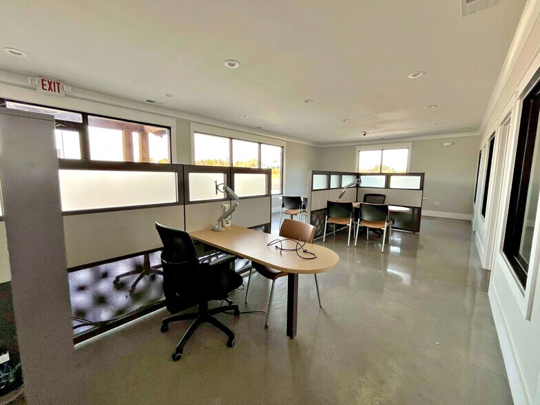 More Photos Of 1391 Murrays Chapel Rd, Sweetwater Showroom For Sale