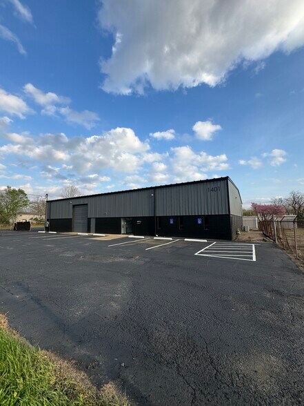 More Photos Of 1401 Fotler St, Springfield Warehouse For Lease
