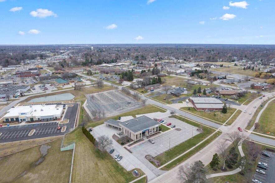 More Photos Of 808 Vale Park Rd, Valparaiso Bank For Sale