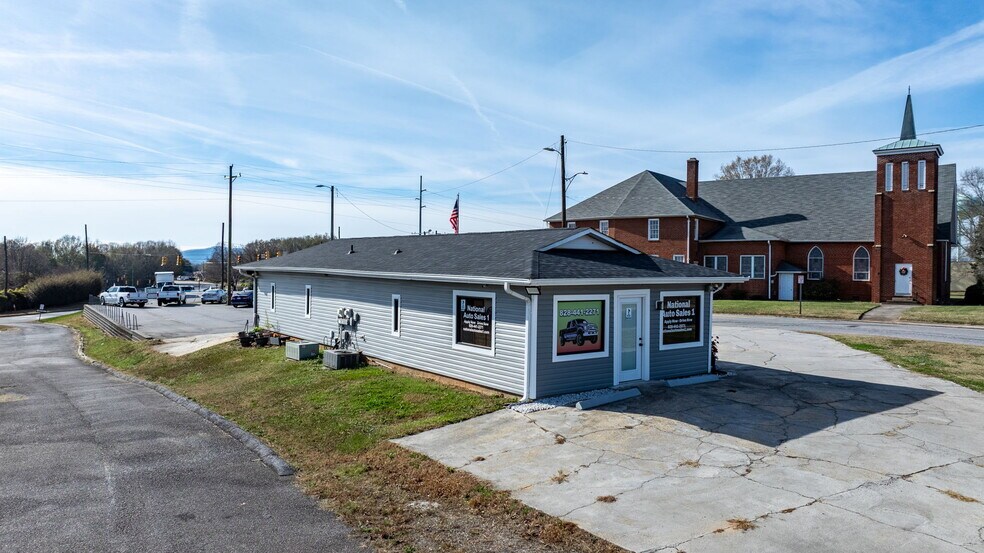 More Photos Of 121 13th St SW, Hickory Office For Sale