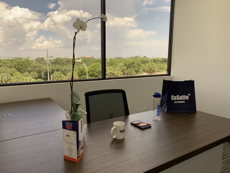 More Photos Of 1900 Glades Rd, Boca Raton Coworking Space