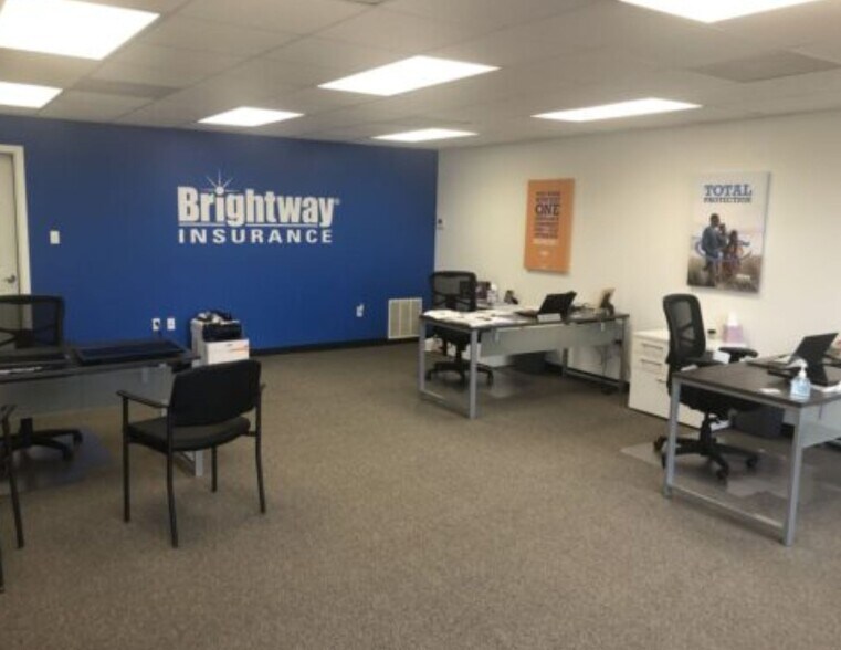 More Photos Of 2101 N Hwy 190, Covington Storefront For Lease