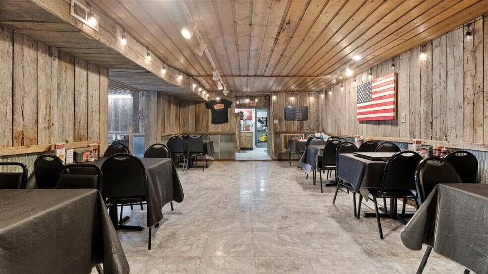 More Photos Of 1027 Porter Wagoner Blvd, West Plains Restaurant For Sale