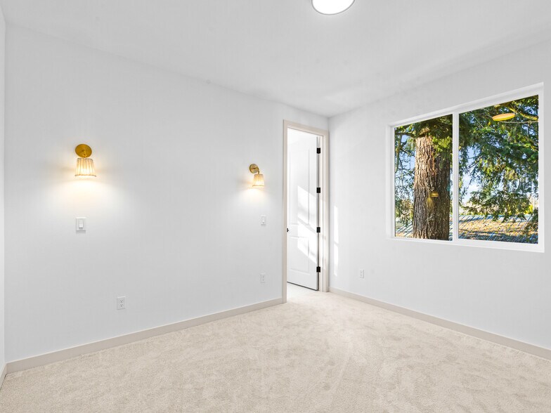 More Photos Of 7468 Tolman St, Portland Multifamily For Sale