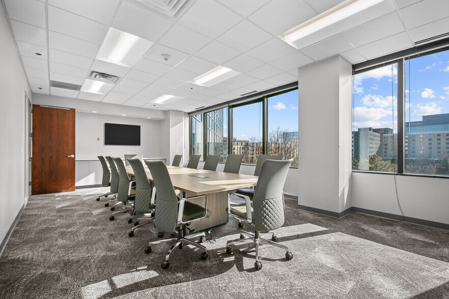 More Photos Of 7900 International Dr, Bloomington Office For Lease