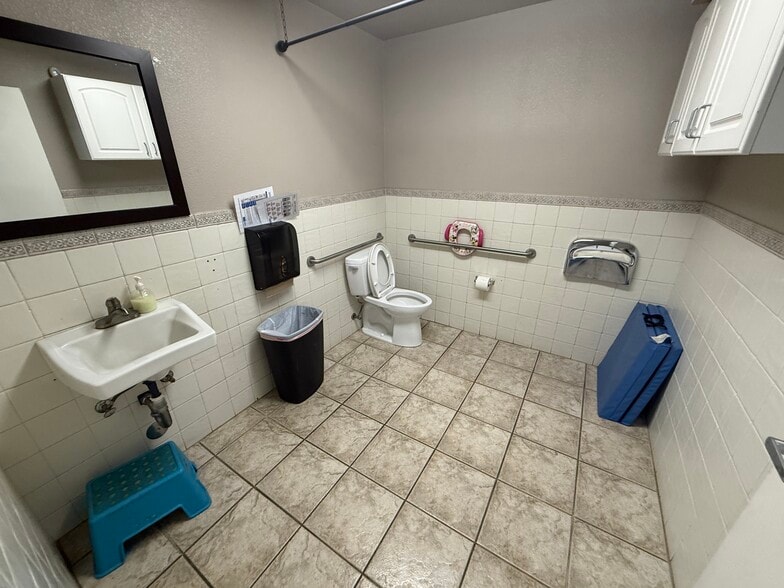 More Photos Of 2845 Marconi Ave, Sacramento Office For Sale
