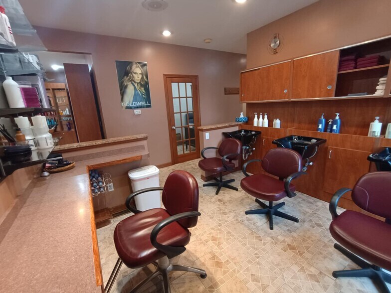 More Photos Of 25 Hamilton St, Saugus Storefront Retail Residential For Lease