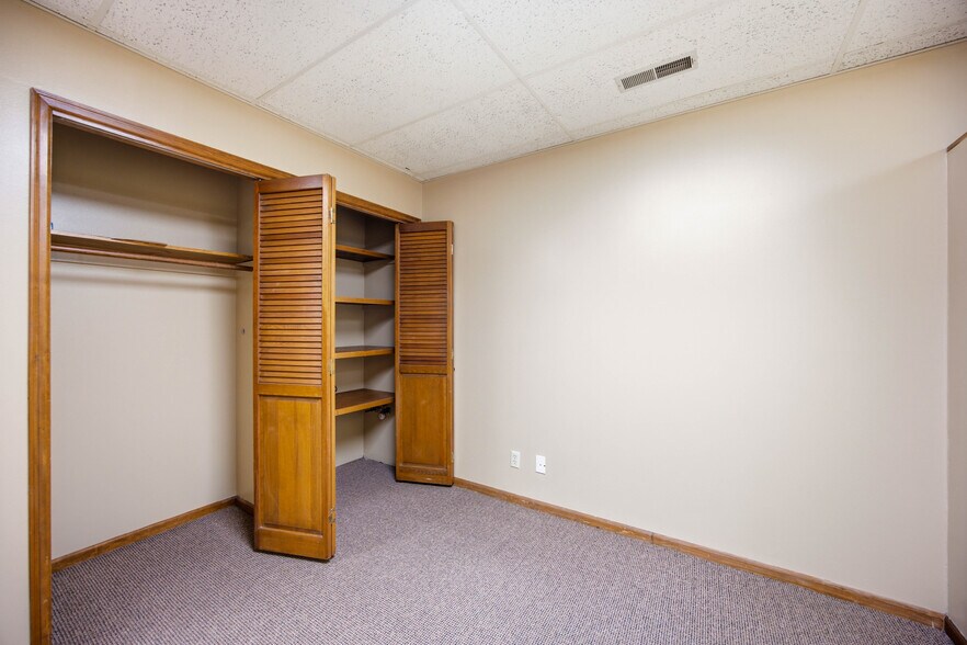 More Photos Of 110 SE Grant St, Ankeny Office For Sale