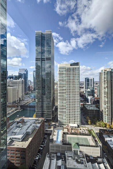 More Photos Of 353 N Clark St, Chicago Office For Sale