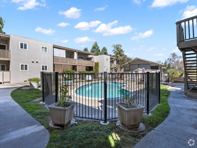More Photos Of 105 Forrest Ave, Los Gatos Multifamily For Sale
