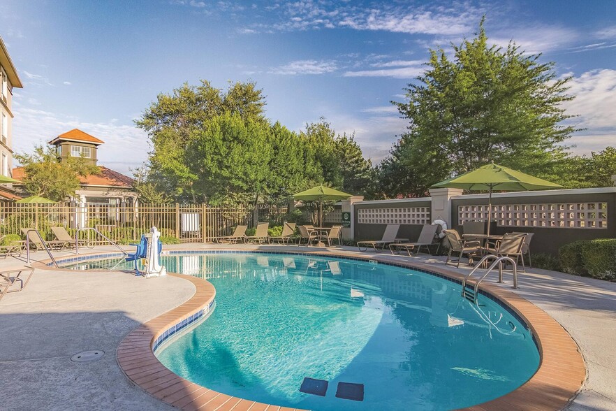 More Photos Of 930 Ed Noble Pky, Norman Hotel For Sale