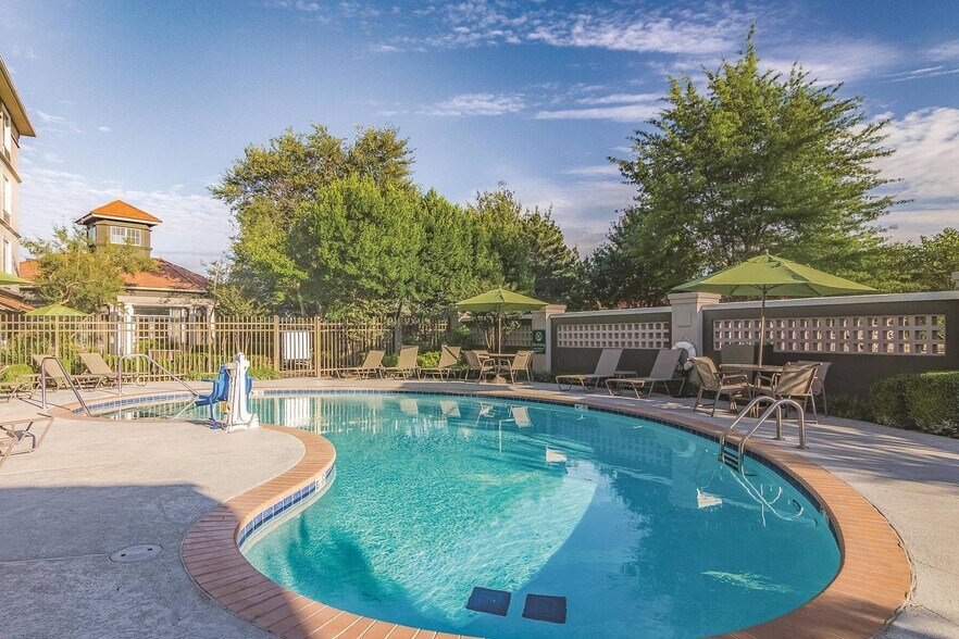 More Photos Of 930 Ed Noble Pky, Norman Hotel For Sale