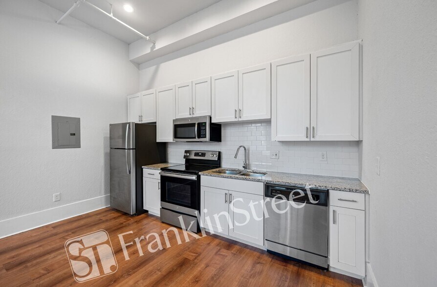 More Photos Of 1090 10th St N, Saint Petersburg Apartments For Sale