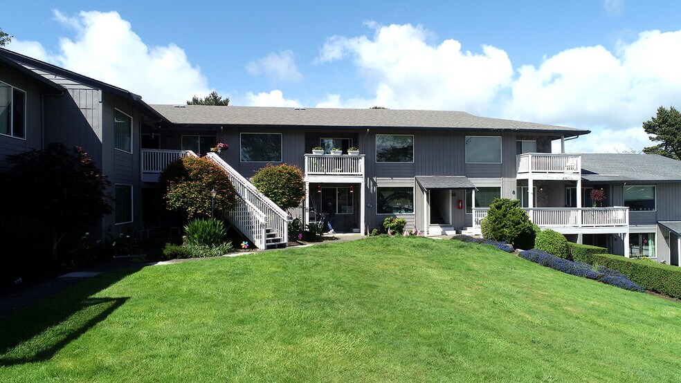 More Photos Of 3456 NE West Devil's Lake Rd, Lincoln City Apartments For Sale