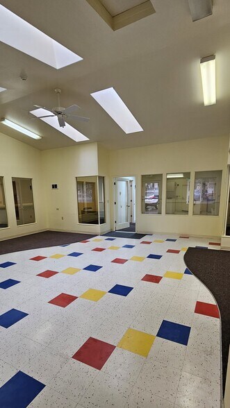 More Photos Of 31 Colwell St, Port Hadlock Medical For Lease