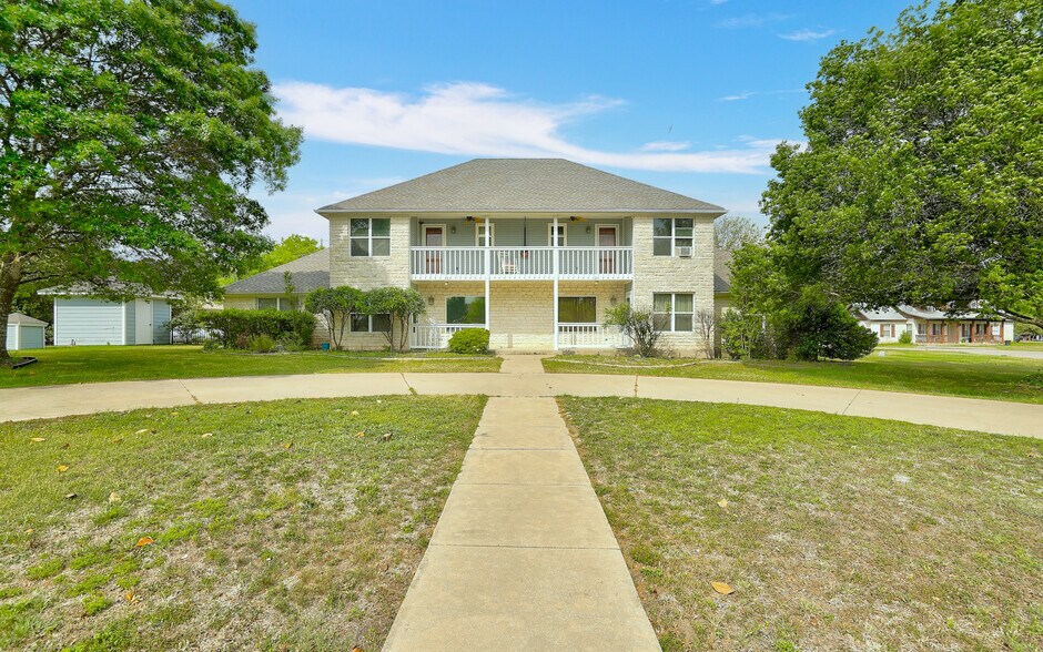 Primary Photo Of 40202 Settlers Path, Georgetown Apartments For Sale