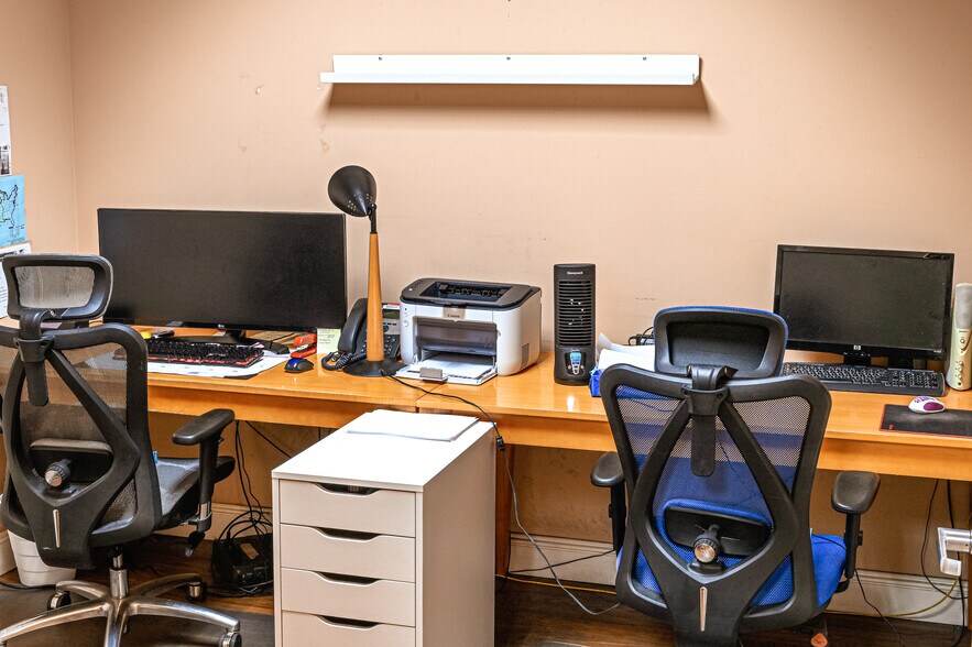 More Photos Of 12860-12864 NW South River Dr, Medley Warehouse For Lease