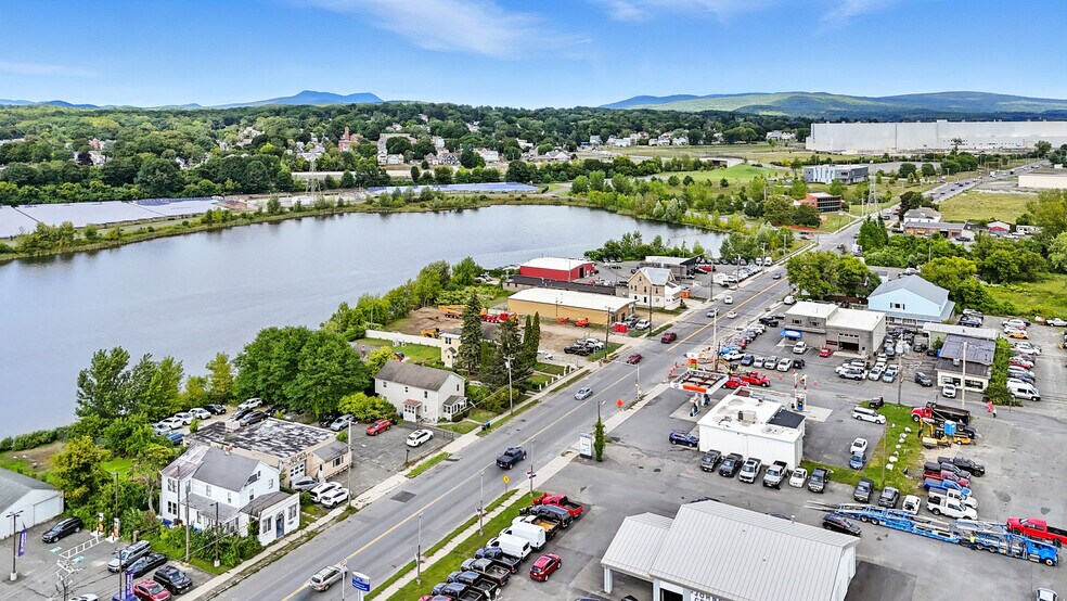 More Photos Of 717 East St, Pittsfield Auto Repair For Lease
