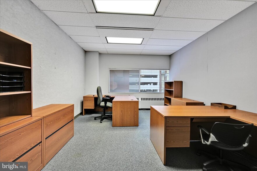 More Photos Of 19 N 6th St, Reading Office For Sale