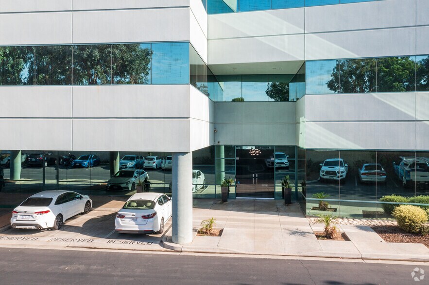 More Photos Of 2155 Chicago Ave, Riverside Office For Lease