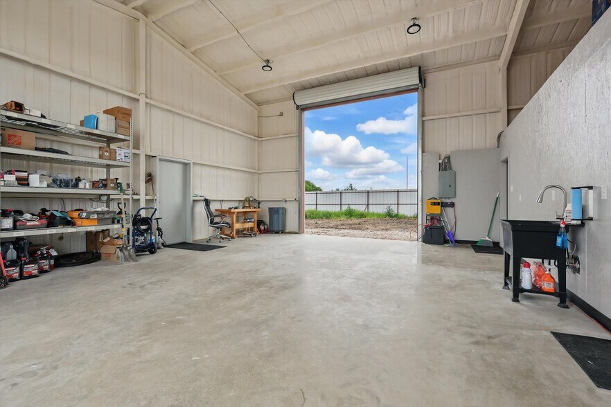 More Photos Of 1301 Vetch RD, Ferris Land For Sale