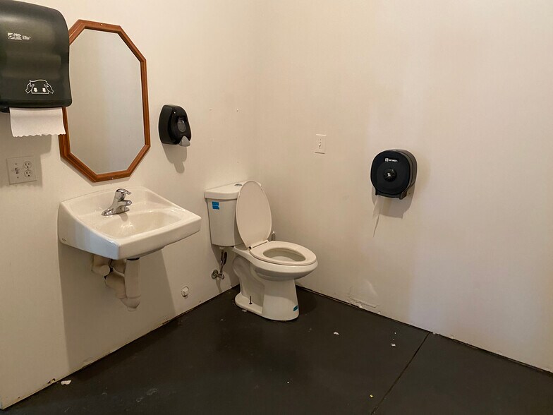 More Photos Of 1545 S 1100 W, Ogden Warehouse For Lease