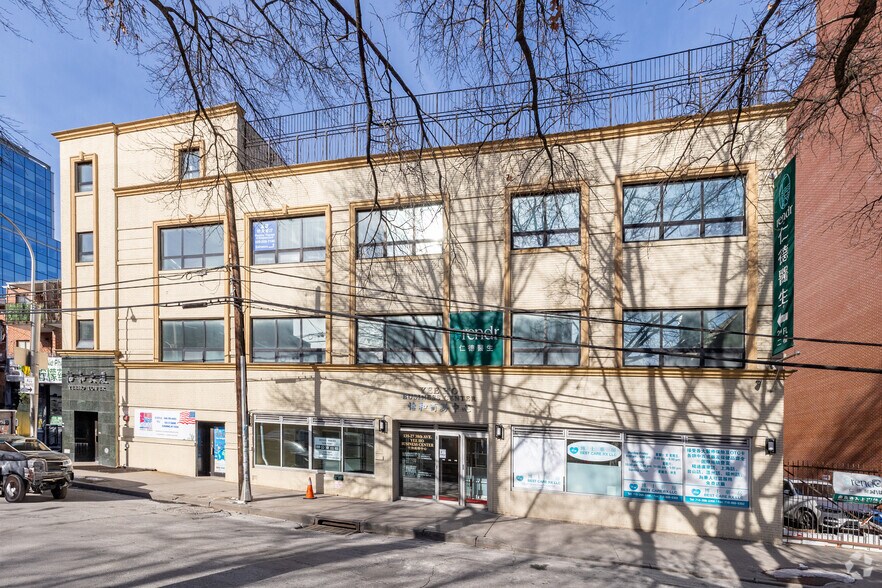 More Photos Of 135-21-135-27 38th Ave, Flushing Office For Sale