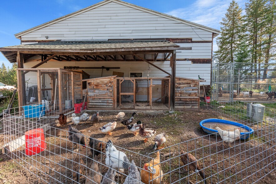 More Photos Of 30400 S Sunray Trl, Worley Lodge Meeting Hall For Sale