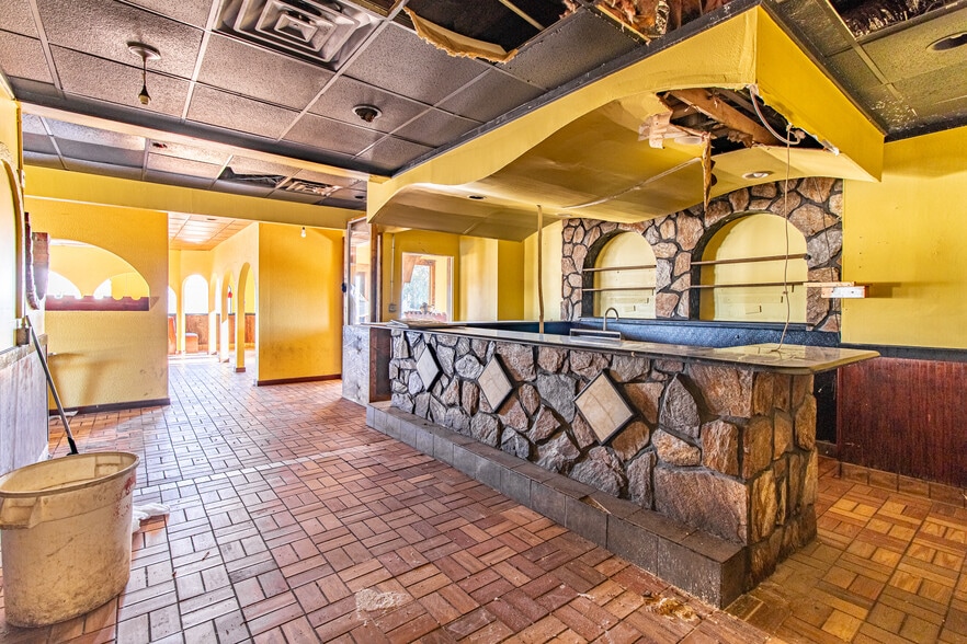 More Photos Of 1301 N 18th St, Monroe Fast Food For Sale