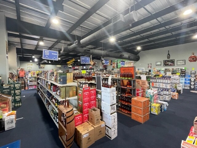 More Photos Of 102 Lexington Cir, Peachtree City Freestanding For Sale