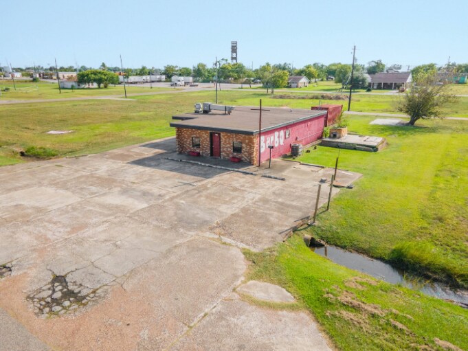 More Photos Of 503 S Gulf Blvd, Freeport Flex For Sale