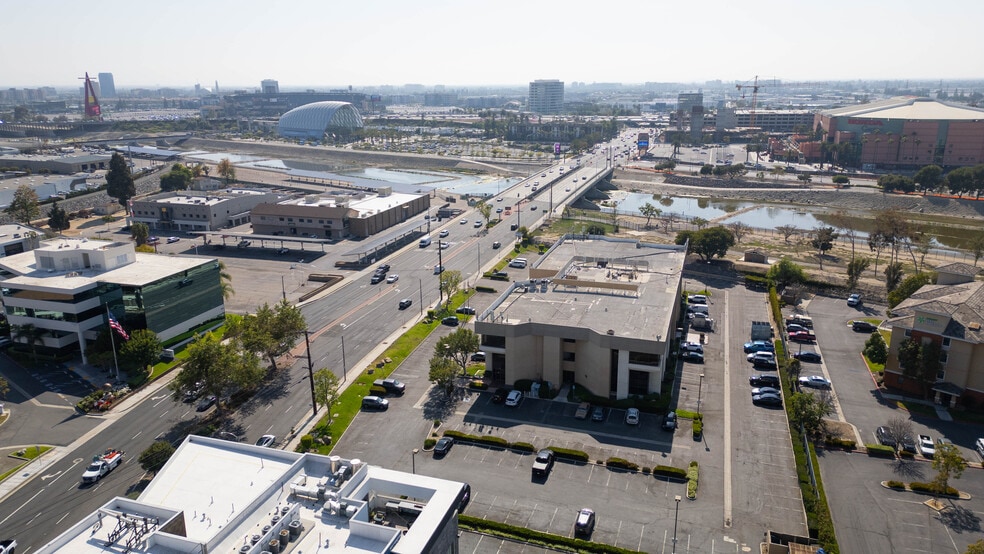 More Photos Of 1855 W Katella Ave, Orange Office Residential For Lease