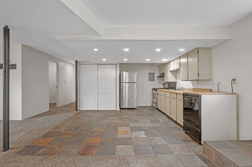 More Photos Of 1776 Jay St, Lakewood Apartments For Sale