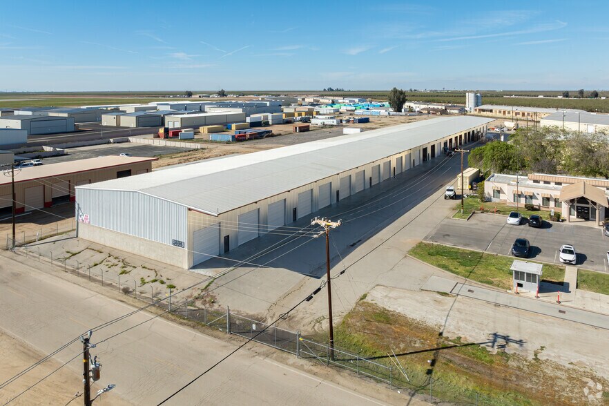 More Photos Of 561 N American St, Shafter Industrial For Lease