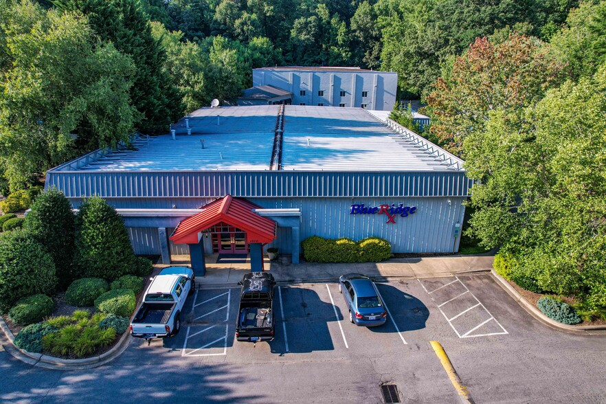 Primary Photo Of 1070-1072 Tunnel Rd, Asheville Warehouse For Sale