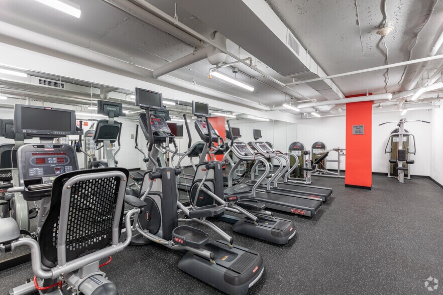 More Photos Of 565 Taxter Rd, Elmsford Office For Lease