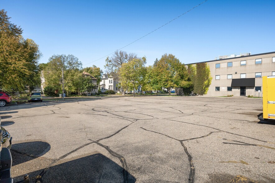 More Photos Of 1153 SE 16th Ave, Minneapolis Coworking Space