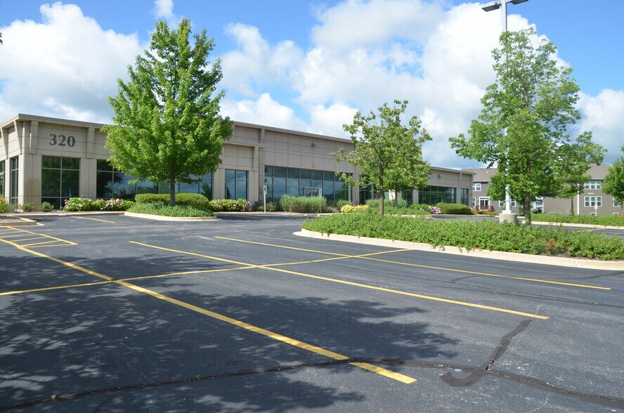 More Photos Of 320 Cardinal Dr, St Charles Medical For Lease