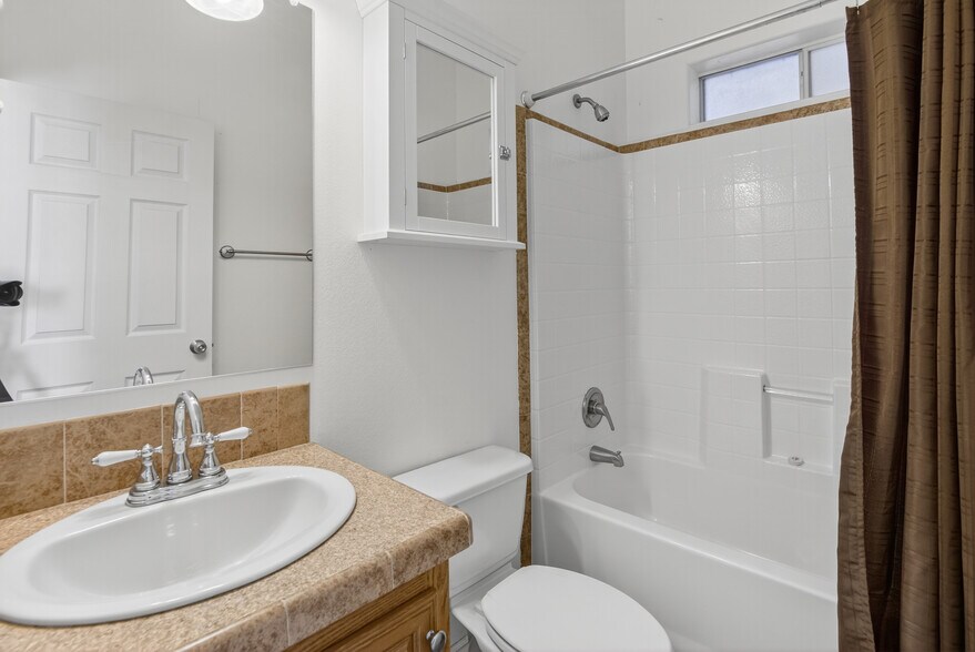 More Photos Of 9259 S Priest Dr, Tempe Showroom For Lease
